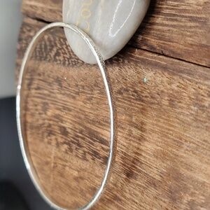 B2821‎ spackled silver tone bracelet